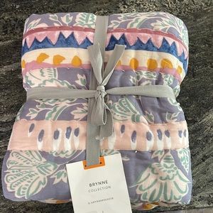 NWT Anthropologie Set of 2 Standard Shams